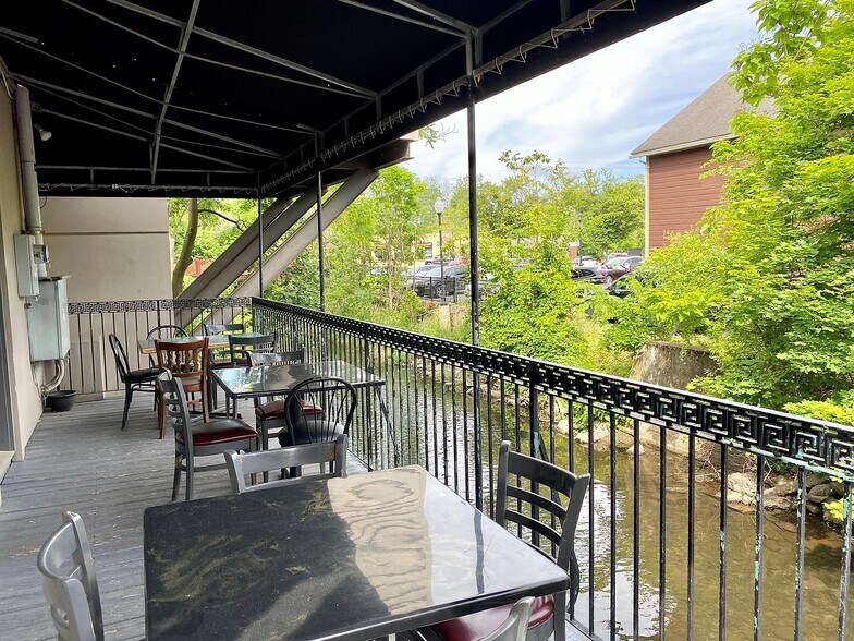 More Photos Of 32-34 Main St, Warwick Restaurant For Sale