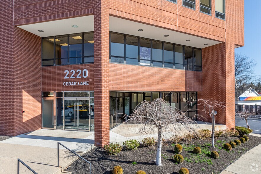 More Photos Of 2220 Cedar Ln, Vienna Office For Lease