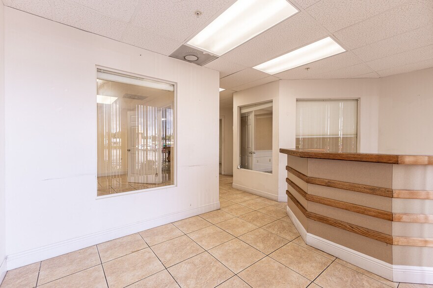 More Photos Of 3049 Cleveland Ave, Fort Myers Medical For Sale