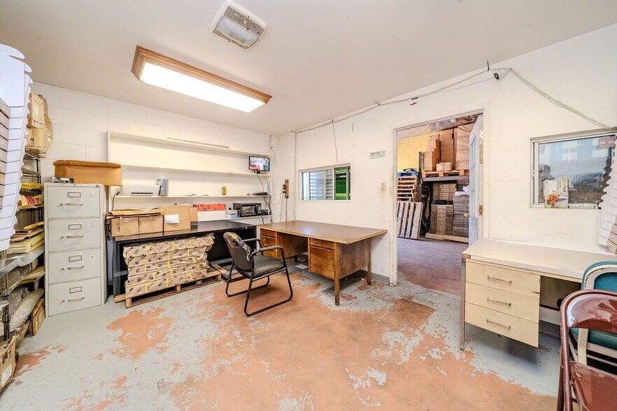 More Photos Of 534 Stanford, Los Angeles Warehouse For Sale