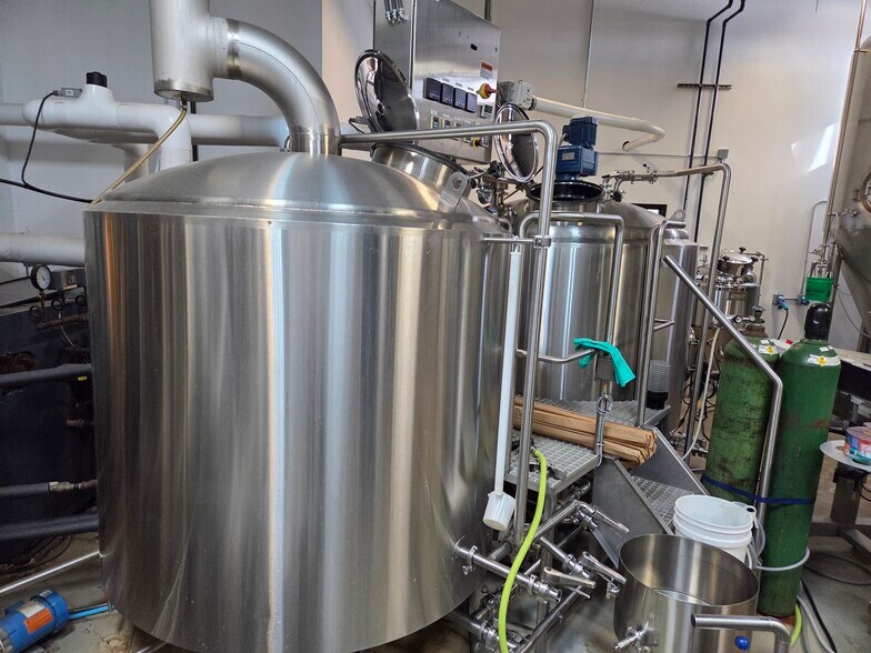 More Photos Of 4362 County Rd S, Oshkosh Restaurant For Sale