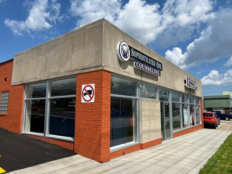 Primary Photo Of 5252 Ridge Rd, Parma Loft Creative Space For Lease