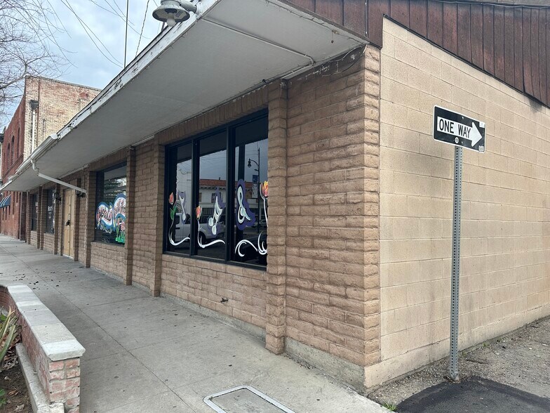 More Photos Of 230 Fox St, Lemoore Restaurant For Sale