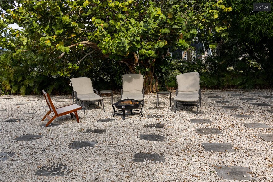 More Photos Of 326 S Federal Hwy, Lake Worth Specialty For Sale