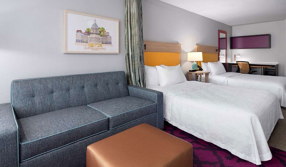 More Photos Of 9104 Keystone Crossing, Indianapolis Hotel For Sale