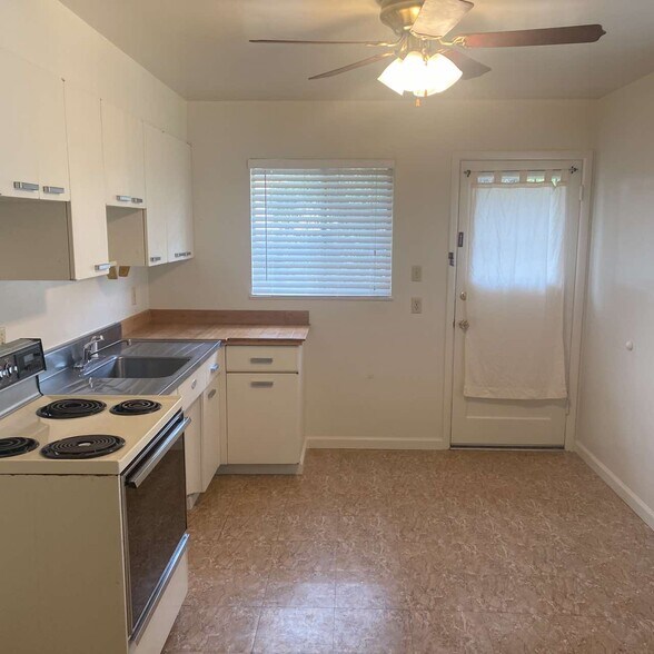 More Photos Of 1913-1919 W Mendocino Ave, Stockton Apartments For Sale