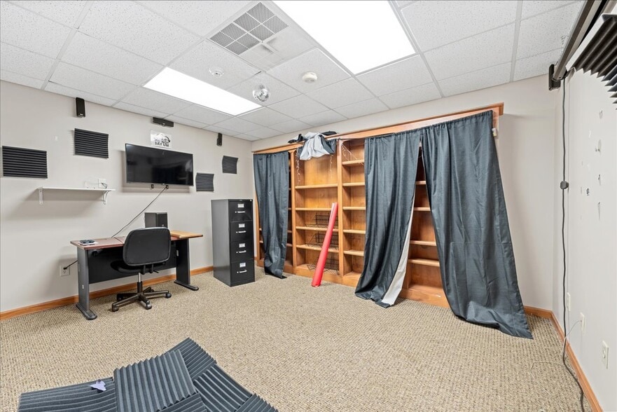 More Photos Of 303 E Main St, Pickens General Retail For Sale