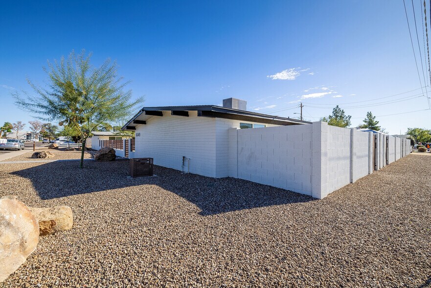 More Photos Of 6043-6049 W Laurie Ln, Glendale Apartments For Sale