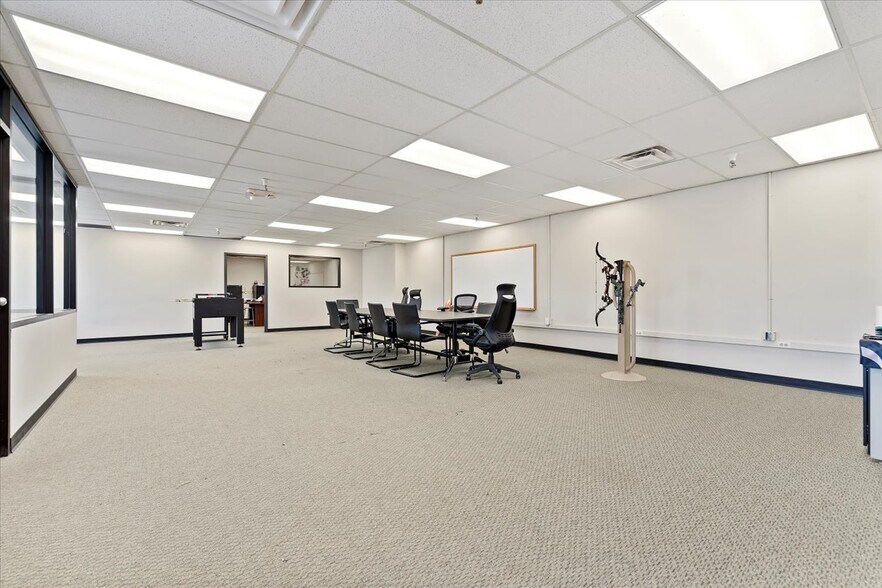More Photos Of 420 N Five Mile Rd, Boise Warehouse For Sale