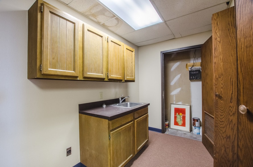 More Photos Of 35 N Park St, Mansfield Office For Sale