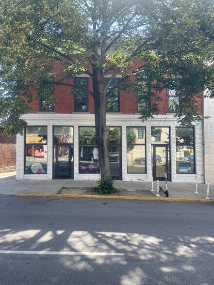 Primary Photo Of 208 N Walnut St, Bloomington Storefront Retail Office For Lease