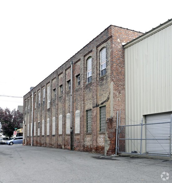 More Photos Of 1615 51st St, North Bergen Manufacturing For Sale