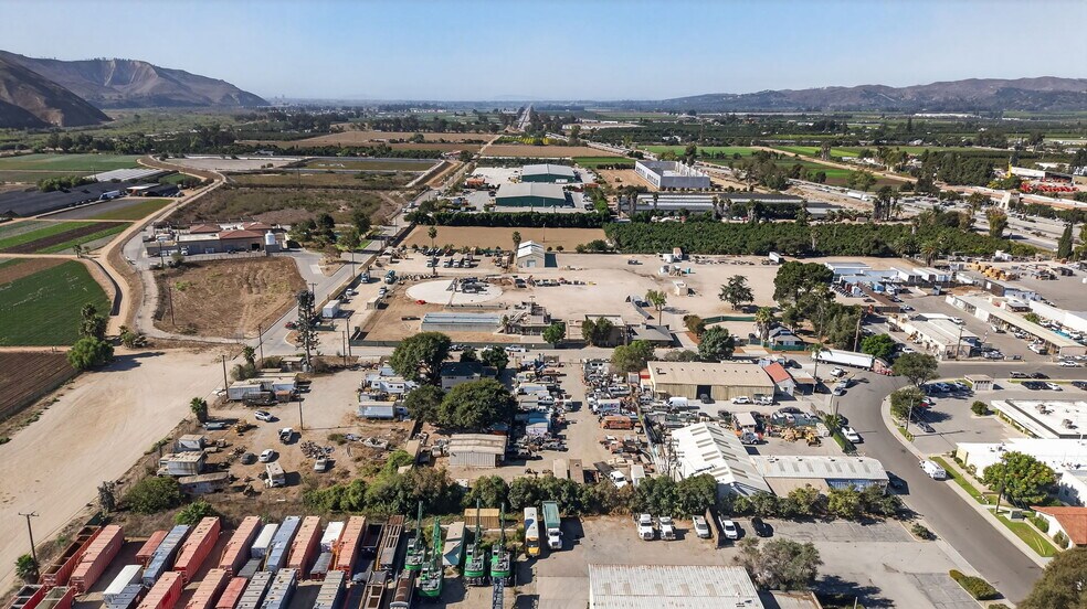 More Photos Of 870 Corporation St, Santa Paula Truck Terminal For Sale