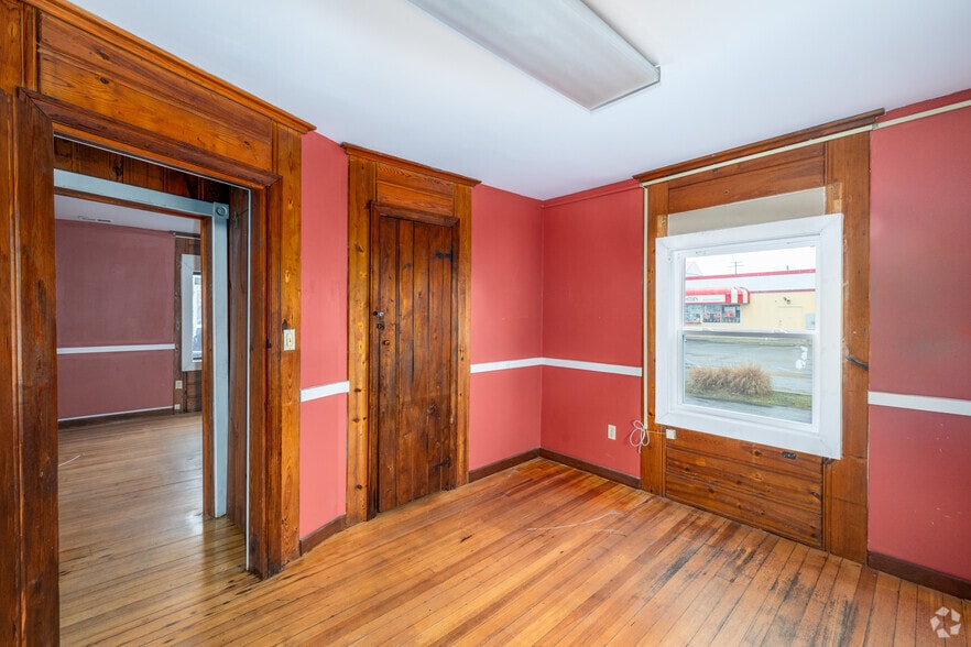 More Photos Of 4933-4935 Virginia Beach Blvd, Virginia Beach Auto Dealership For Lease