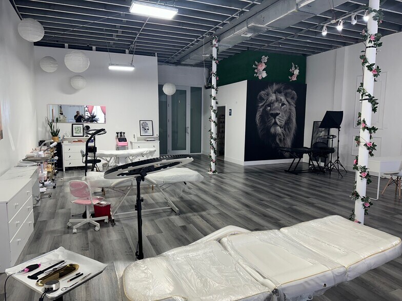 More Photos Of 12343-12345 W Dixie Hwy, North Miami Storefront For Lease