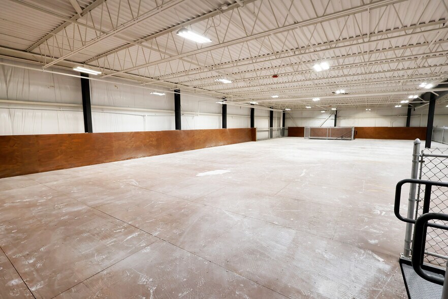 More Photos Of 218-222 Highland Ave, Salem Warehouse For Lease