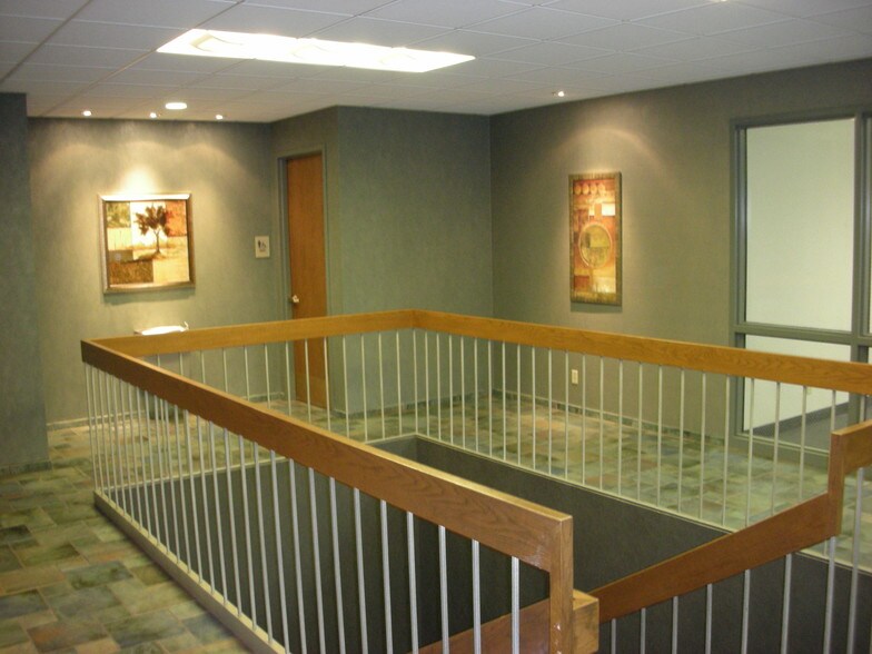 More Photos Of 6109 Blue Circle Dr, Minnetonka Office For Lease