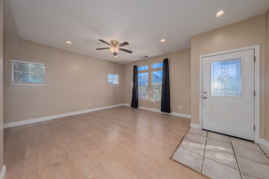 More Photos Of 10401 Point Lakeview Rd, Kelseyville Apartments For Sale