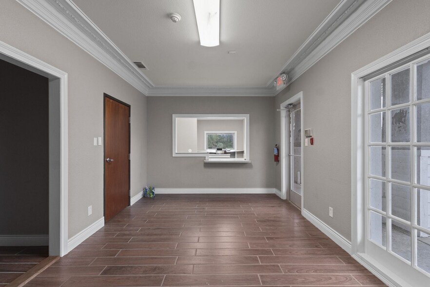 More Photos Of 1610 W Park Ave, Orange Service Station For Sale