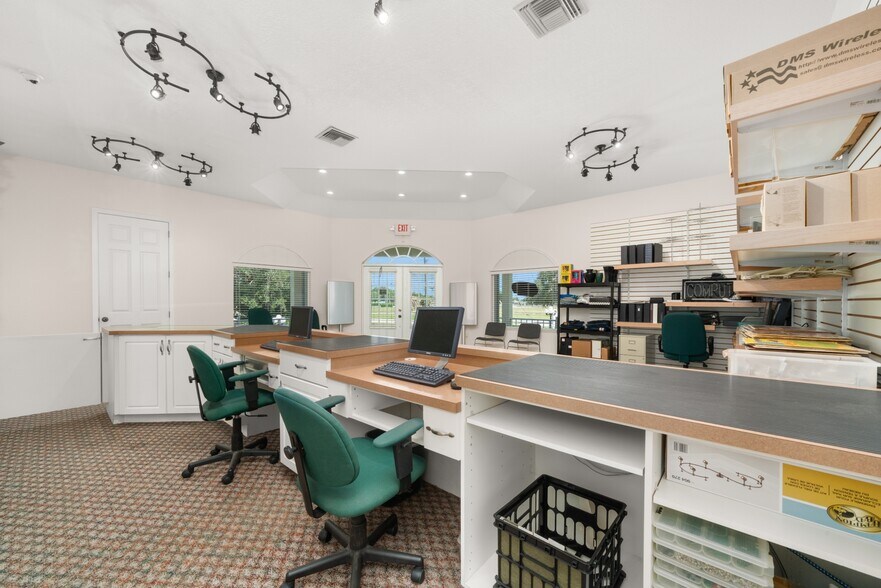 More Photos Of 405 W Interlake Blvd, Lake Placid Office For Sale