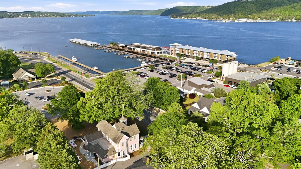 More Photos Of 320 Blount Ave, Guntersville Specialty For Sale