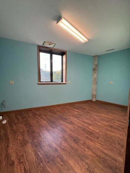 More Photos Of 8 Maple Dr, Monroe Warehouse For Lease