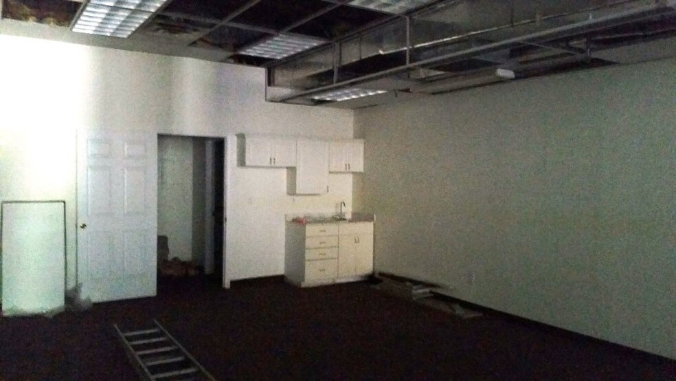 More Photos Of 59 John Fitch Blvd, South Windsor Freestanding For Lease