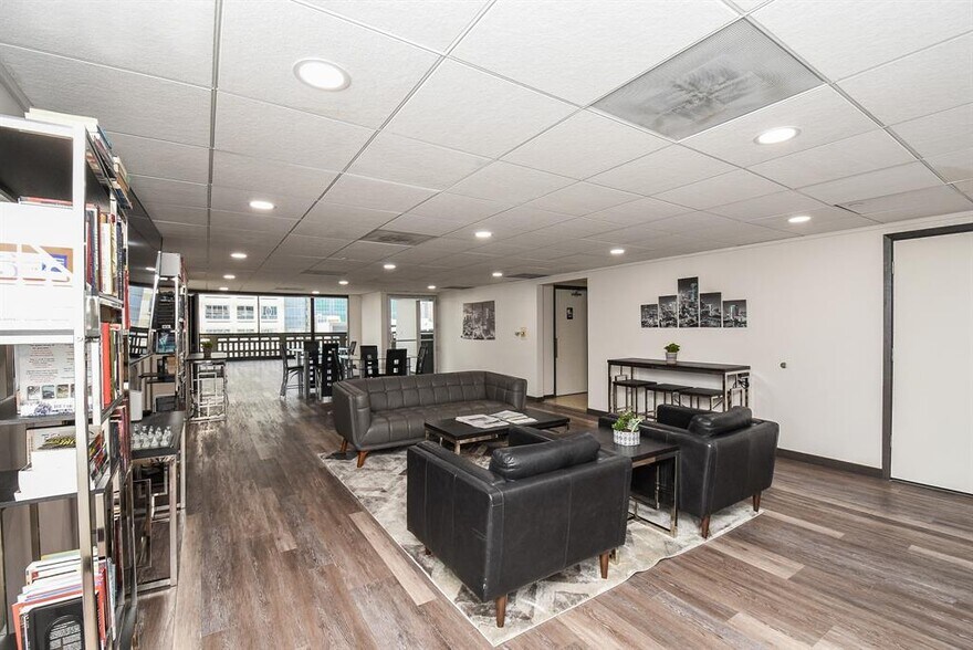 More Photos Of 2016 Main St, Houston Apartments For Sale