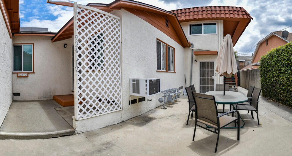 More Photos Of 924 W Clark Ave, Burbank Multifamily For Sale
