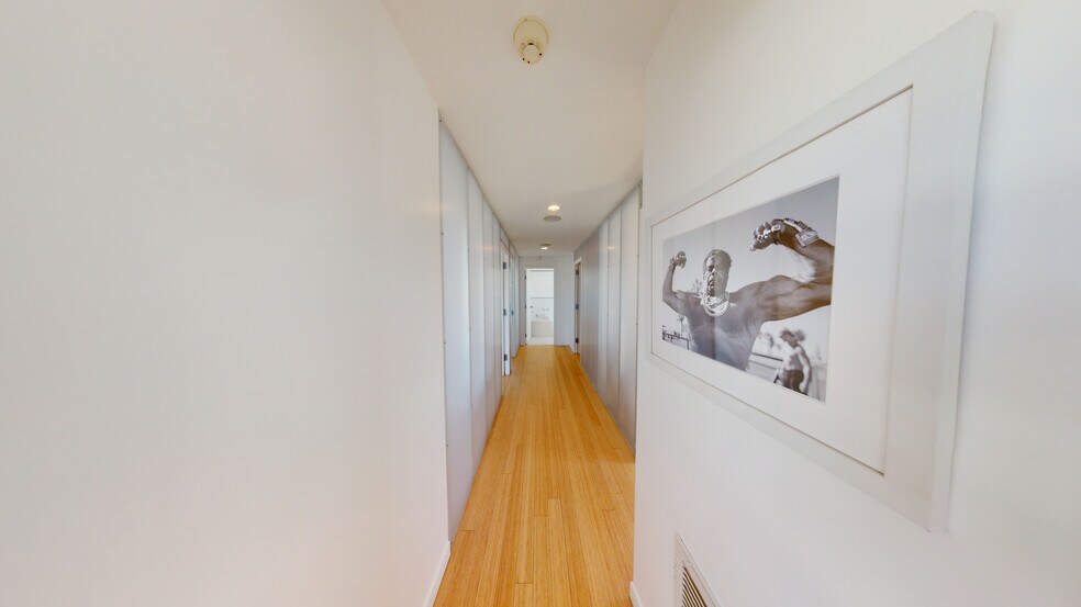 More Photos Of 1410 Pacific Ave, Venice Office For Sale