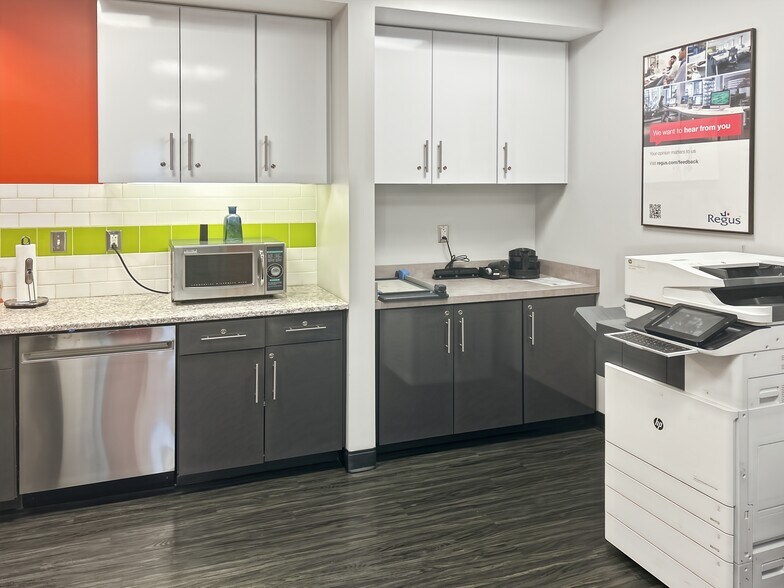 More Photos Of 999 Waterside Dr, Norfolk Coworking Space