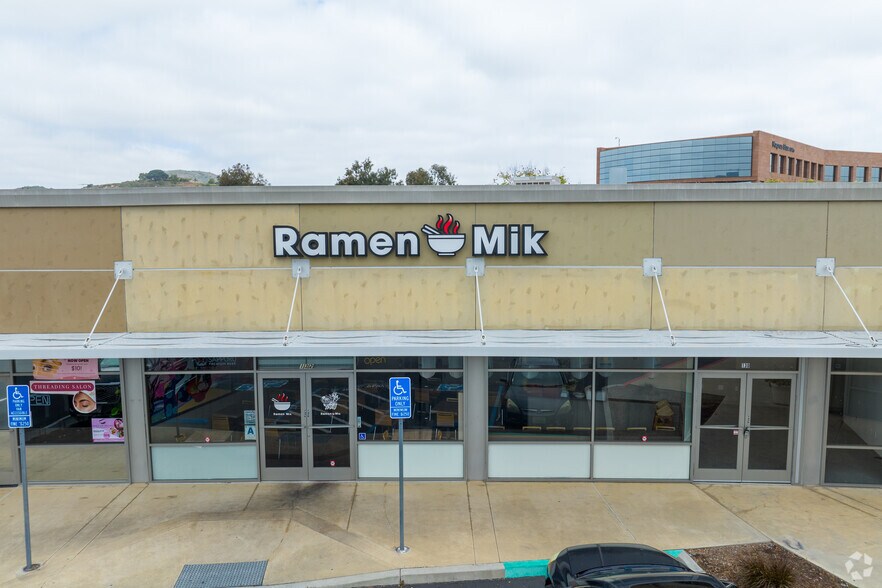 More Photos Of 157 N Twin Oaks Valley Rd, San Marcos General Retail For Lease