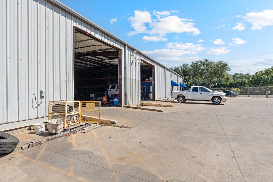 More Photos Of 12112 Almeda Rd, Houston Warehouse For Sale