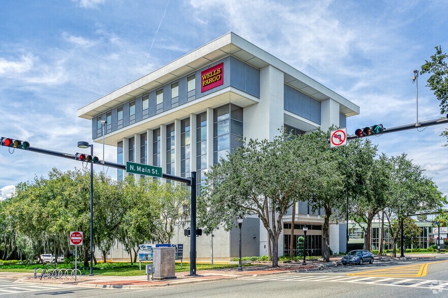 More Photos Of 104 N Main St, Gainesville Office For Lease