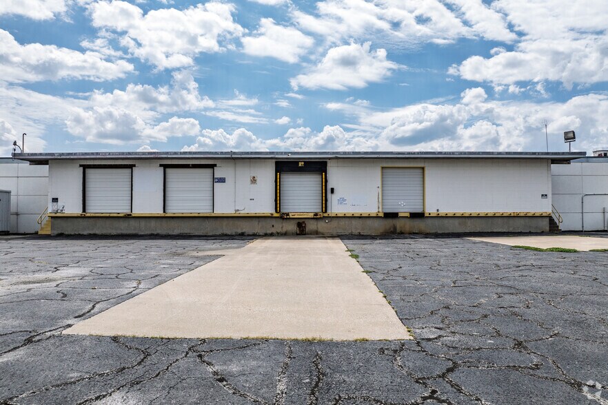 Primary Photo Of 680 W Tampa St, Springfield Industrial For Lease