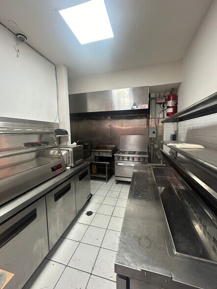 More Photos Of 507 Myrtle Ave, Brooklyn Storefront Retail Residential For Lease