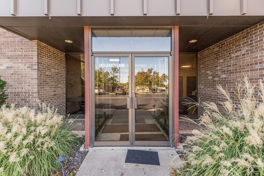 More Photos Of 1423 Randy Ln, Jefferson City Office For Sale