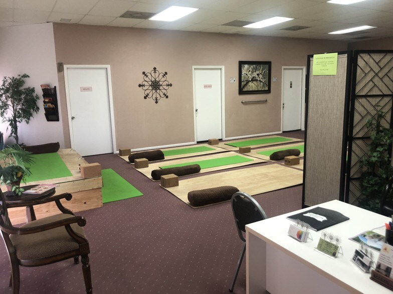 More Photos Of 2592 Tamiami Trl, Port Charlotte Freestanding For Lease