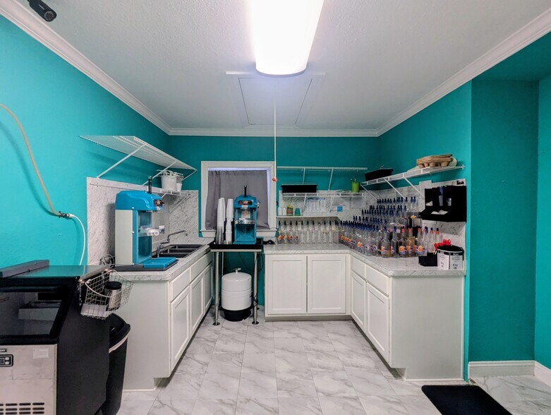 More Photos Of 422 N Lhs Dr, Lumberton Freestanding For Sale