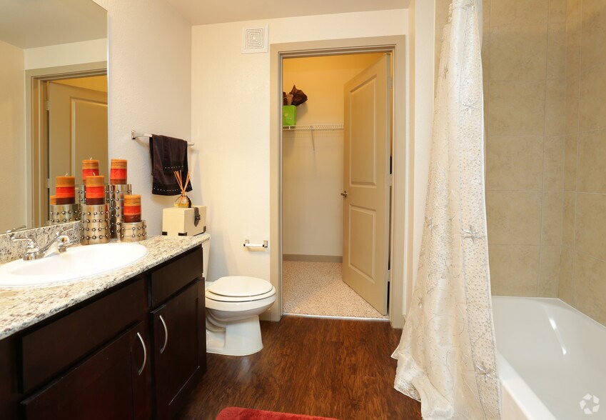 More Photos Of 1601 E Debbie Ln, Mansfield Apartments For Lease