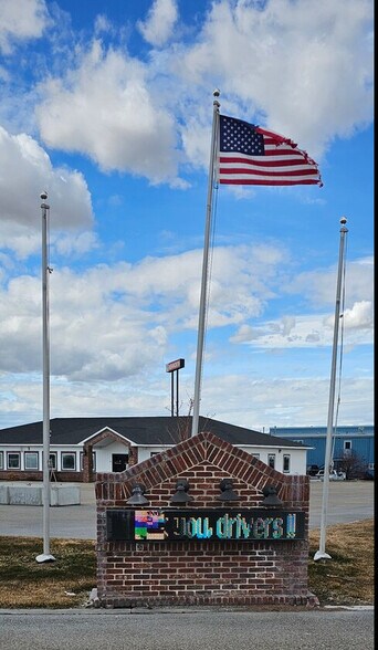 More Photos Of 2535 N Boulevard, Idaho Falls Office For Lease