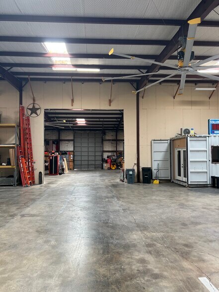 More Photos Of 9201 Brown Ln, Austin Warehouse For Sale