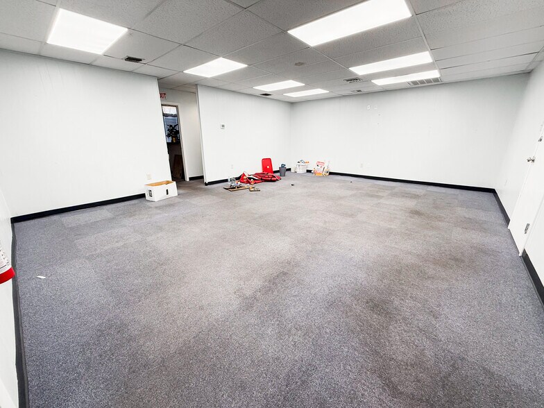 More Photos Of 339 N Route 73, Berlin Medical For Lease