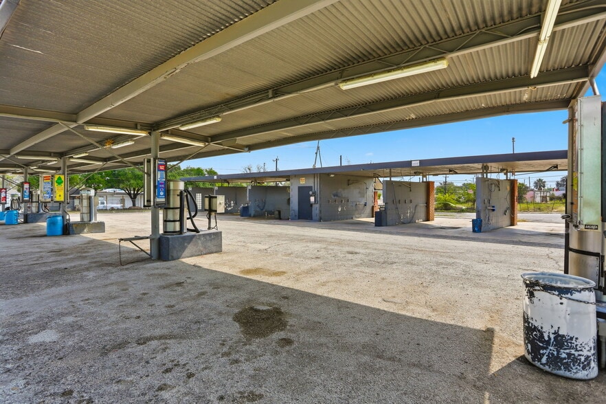More Photos Of 2703 Vance Jackson Rd, San Antonio Carwash For Sale