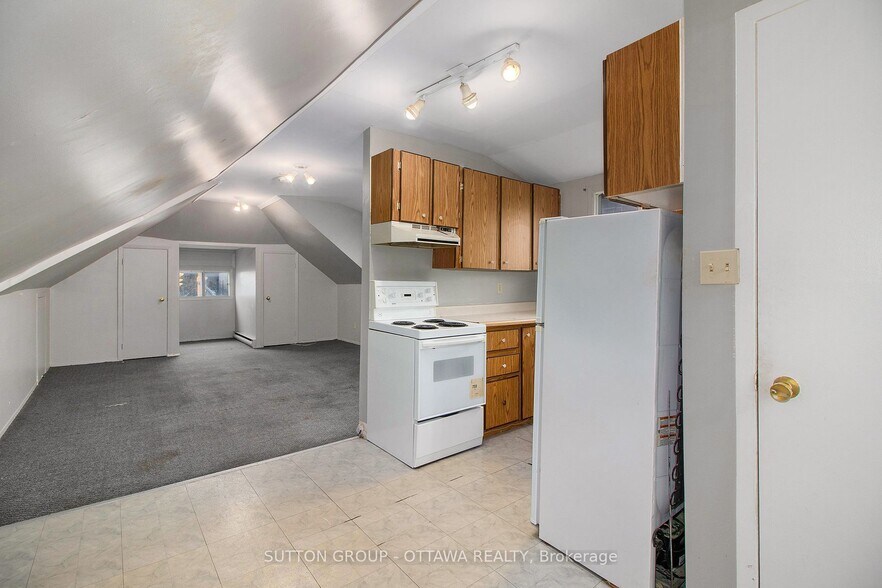 More Photos Of 397 Montreal Rd, Ottawa Office Residential For Sale