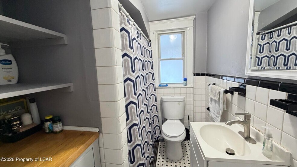 More Photos Of 125 Grove St, Wilkes-Barre Apartments For Sale