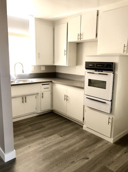 More Photos Of 1129-1135 W 10th St, San Pedro Apartments For Sale