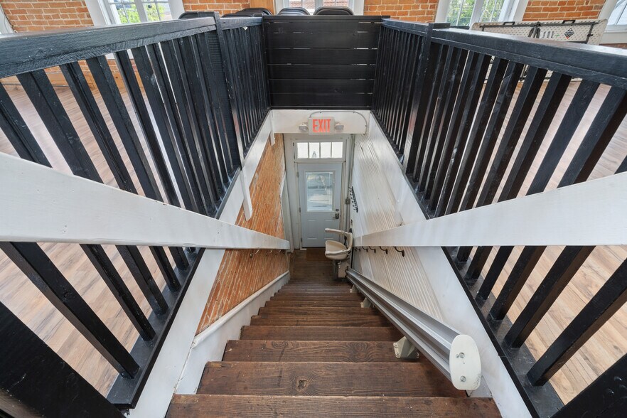 More Photos Of 7-11 E Franklin St, Bellbrook Storefront Retail Office For Lease