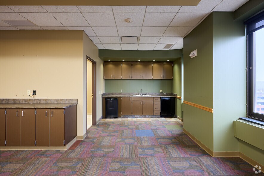 More Photos Of 220 Alexander St, Rochester Loft Creative Space For Lease