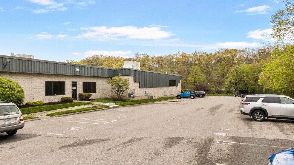 More Photos Of 362 Industrial Park Rd, Middletown Warehouse For Sale